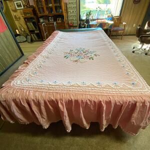Vtg Cabin Crafts Needle Tuft Chenille Bedspread Full Size Ruffle Pink Floral